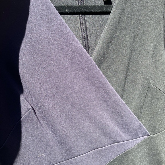 Ann Taylor The All Day Ponte Dress in color block black and navy. Size 8P. - Picture 10 of 11